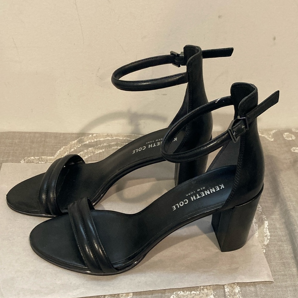 Kenneth Cole New York black Lex sandal size 8M